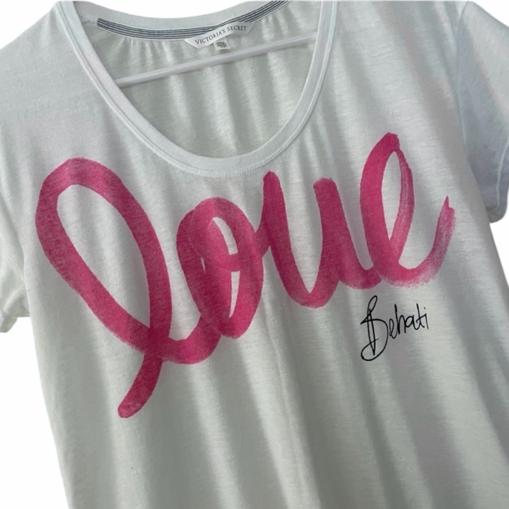 Victoria’s Secret Short Sleeve Love 💗 Tee / VS Love 💗 Behati Shirt - Picture 4 of 6